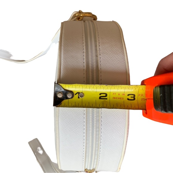 Tommy Hilfiger Saffiano Canteen Crossbody Purse Bag White Women’s NWT - Picture 14 of 14